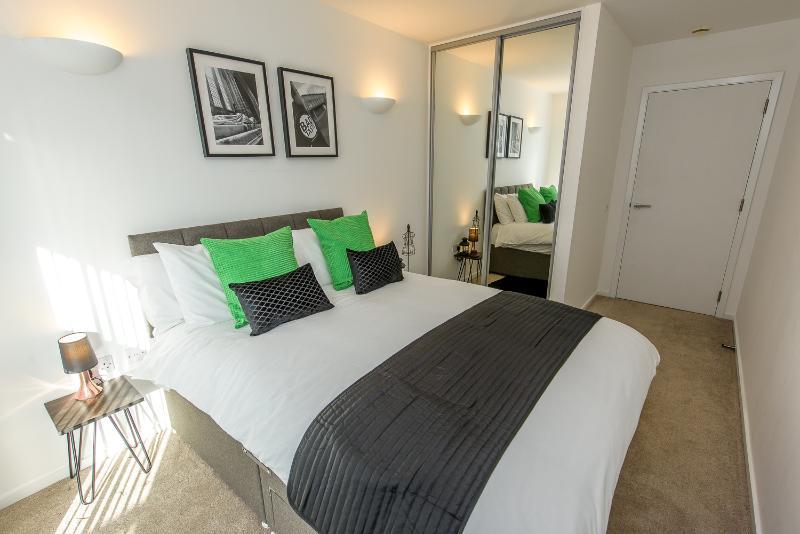 Approved Serviced Apartments Skyline Manchester Exterior photo